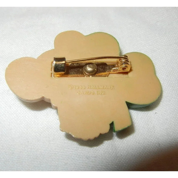 Irish lapel pin Mouse Shamrock Pin St Patrick's Day Vintage Hallmark Brooch - Picture 2 of 2